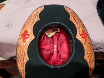 Black cowboy hat