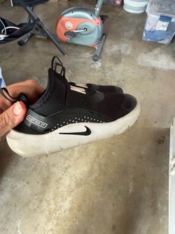 Nike size 7 toddler shoes