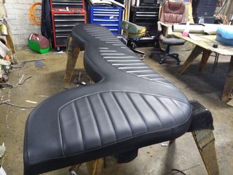 Se hace trabajos de tapicería de carros limosina barcos motos