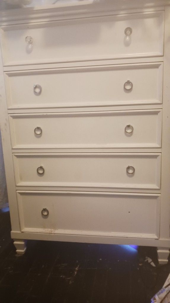 White Dresser - ALBANY COLLECTION
