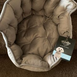 Brand New With Tag! Nice And Warm Pet Bed