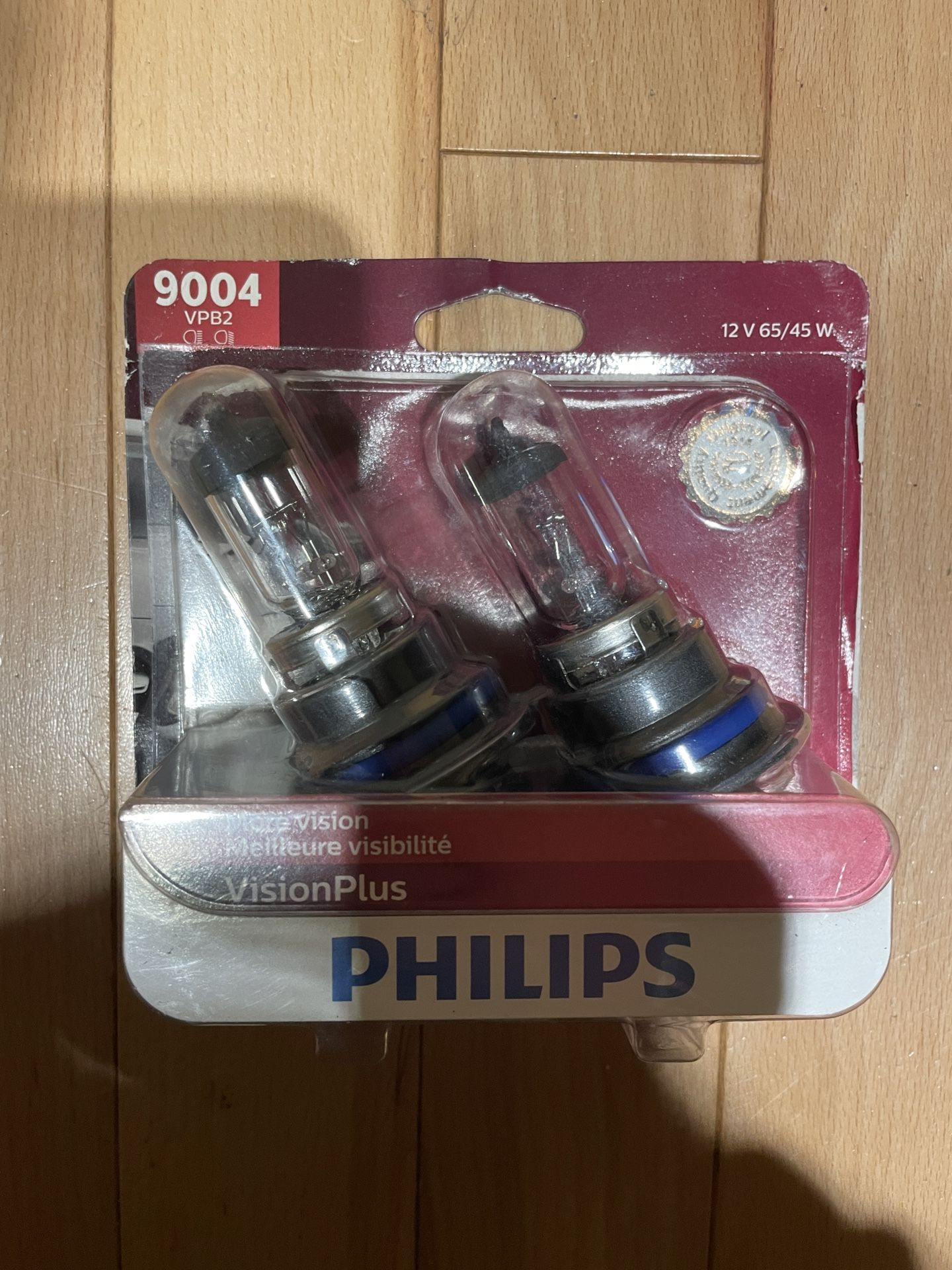 🚙 💡 Philips 9004 VisionPlus Headlight Bulbs – Brand New, Sealed