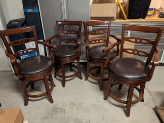 4 Countertop height chairs