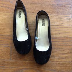  Shoes  Womens Size 6