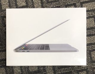 Brandnew MacBook Pro 13” Touch Bar (mid 2019) 2.4GHz 256GB SSD