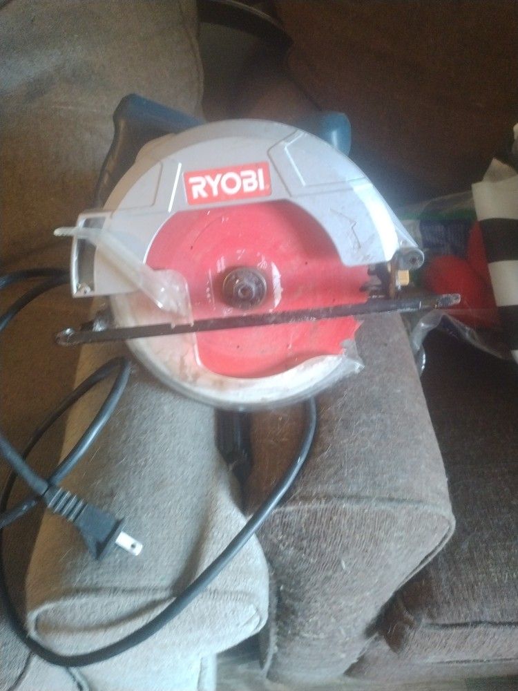 Ryobi Saw