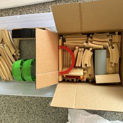 Brio Train Set With Thomas The Tank Engine 