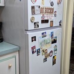 Hisense Refrigerator  HRT180N6AWD - $250