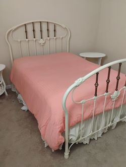 Full size bed with mattress