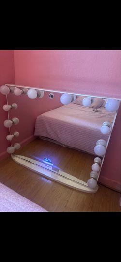 Glamour Vanity Mirror