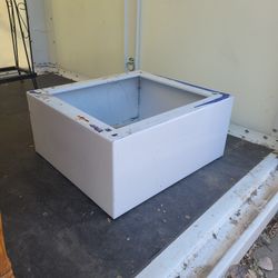 Washer Or Dryer Pedestal 
