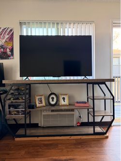 Console table / TV stand
