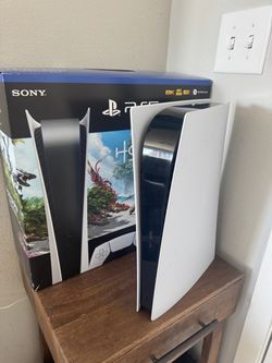 Sony PS5 digital, perfect condition, box, 825GB
