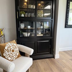 Display Cabinet- with lights 