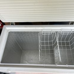GE Chest Freezer 