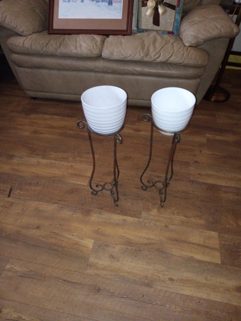 Flower Pots And Stands