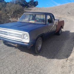73 Dodge D250