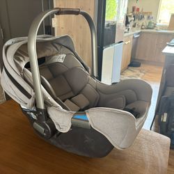 Nuna PIPA Infant Car seat 