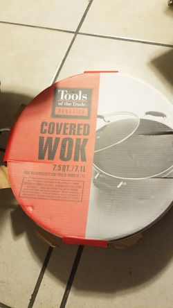 Covered wok