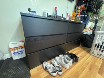 Six drawer dresser and one under bed pullout drawer
