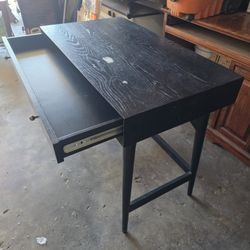 Black Desk 