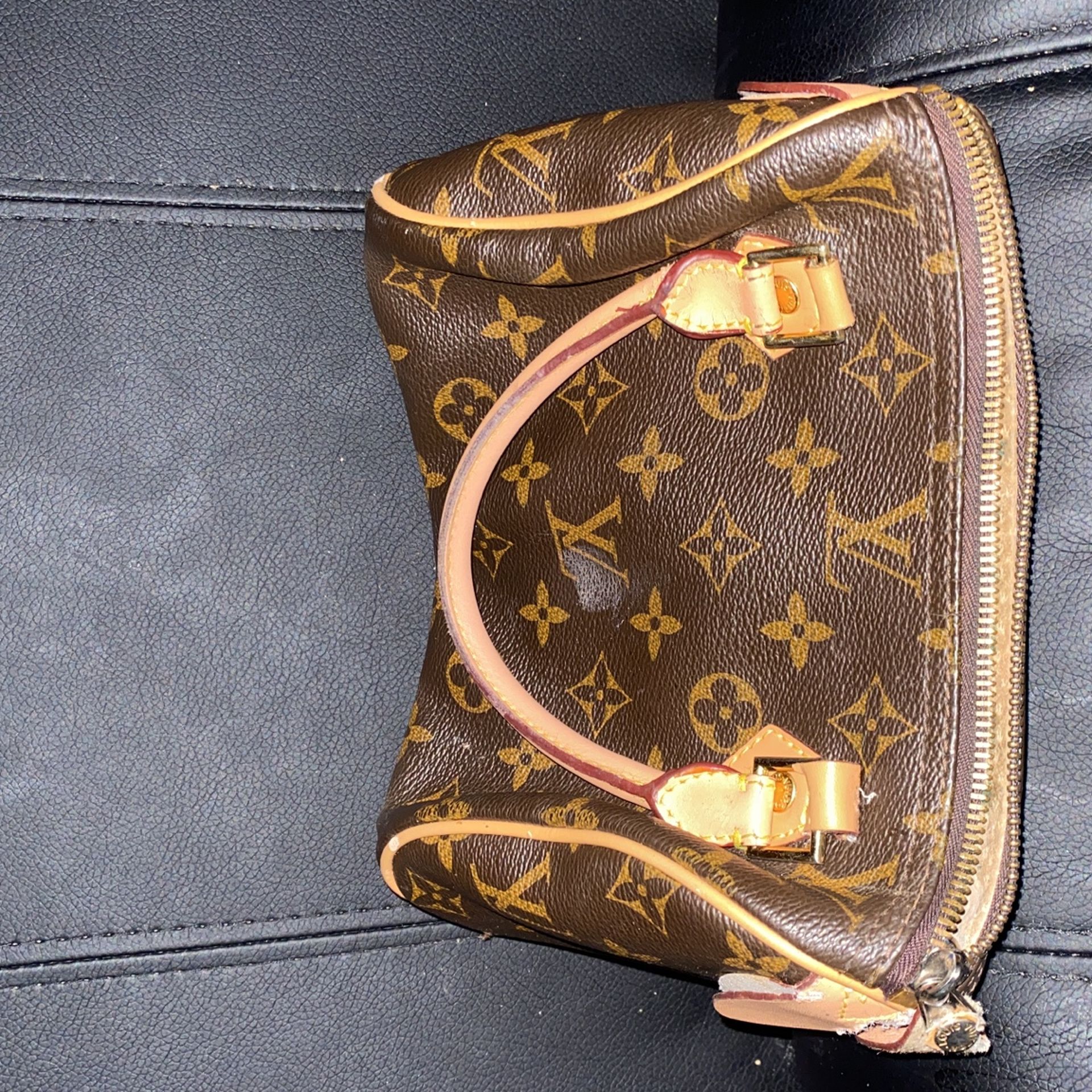 Louis Vuitton 