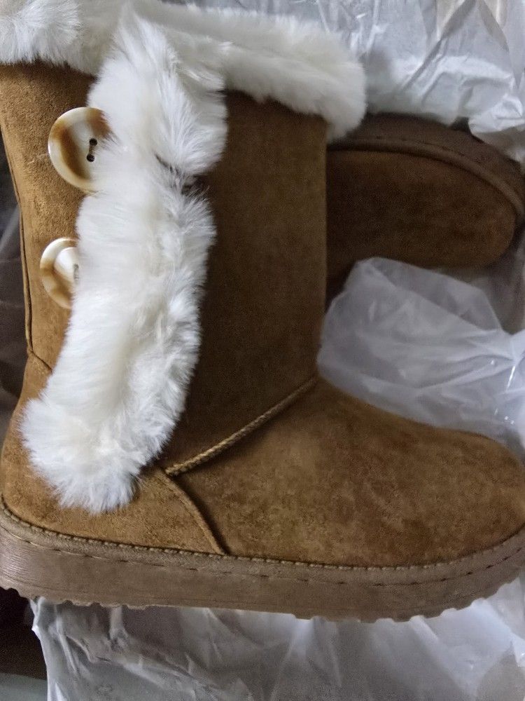 Women's Boots Size 9 New