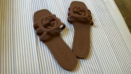 Rubber Interlocking G Womens Slide Sandals