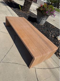 Hermés Table