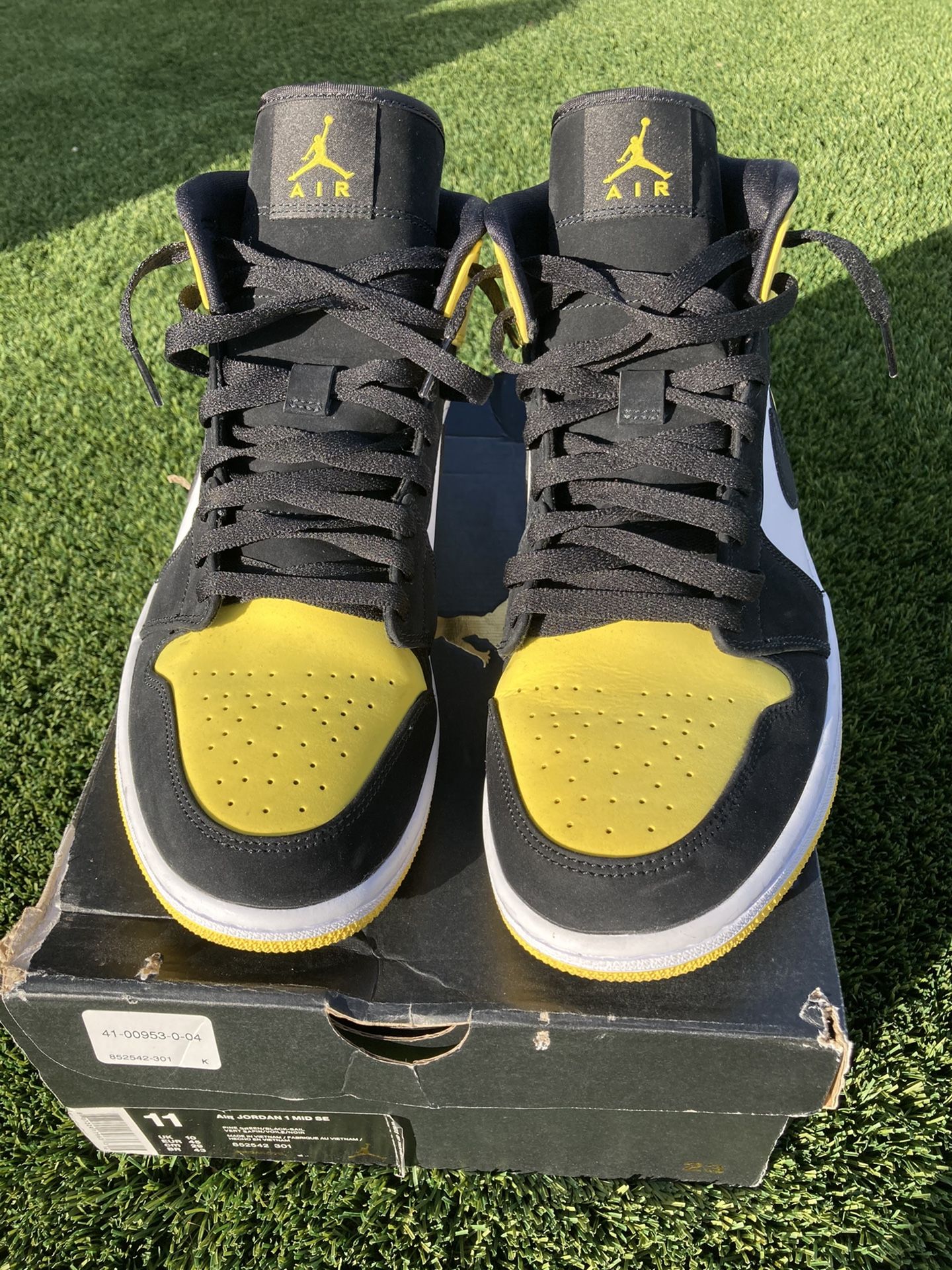 Jordan 1 Mid Yellow Sz 11