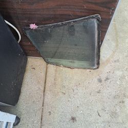 Left Side Back Window For 79 Monte Carlo