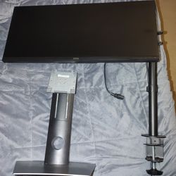 Dell Ultrasharp 29 inch 21:9 ratio wideview IPS monitor - U2913WMT with monitor arm