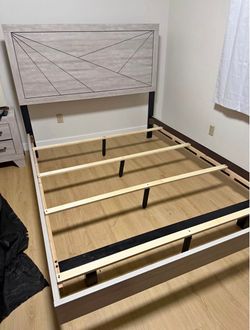 Like New Queen Bedframe