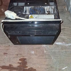 BLACK MIDEA WINDOW AIR CONDITIONING