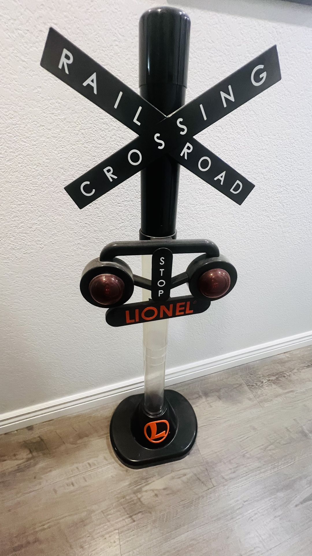 Lionel Train Crossing Bank Vintage