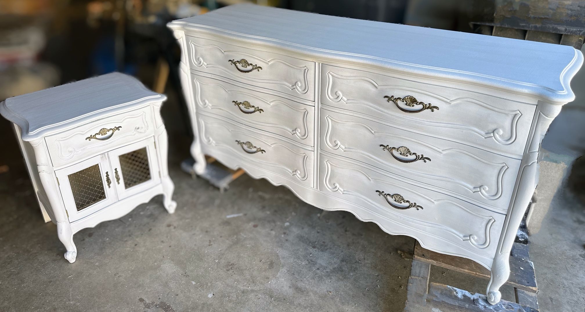 Gorgeous Basset shabby Chic Dresser Set