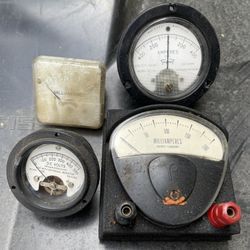 DC Volt Meters