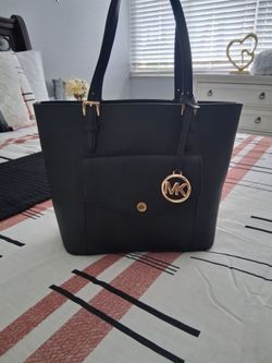 Michael kors hang bag