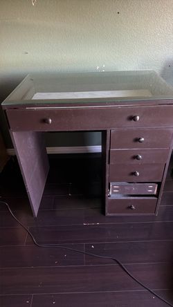 Brown vanity