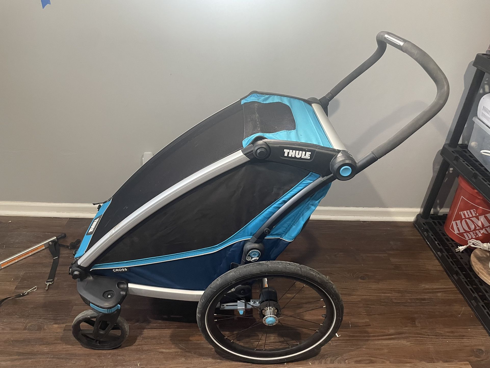 Thule Chariot Cross1, Blue 10202001 MEG DATE:05/2017