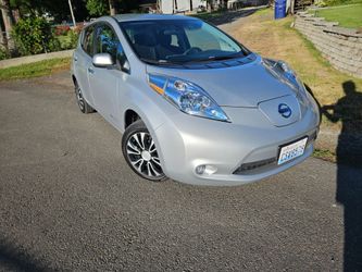 2016 Nissan Leaf 35K mi. Great mech. Body