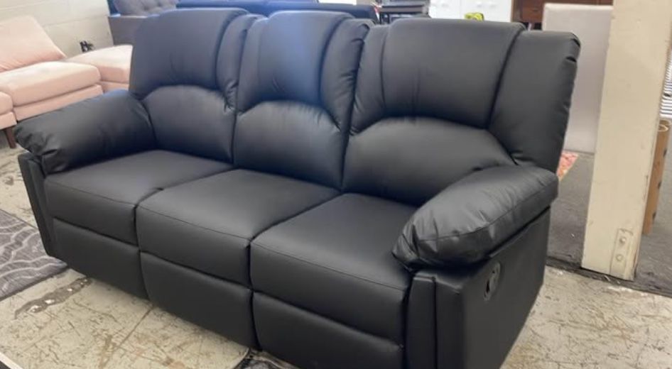 New Black Recliner Couch / Free Delivery 