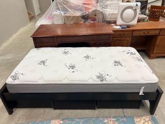 Twin mattress/ twin bed frame with drawers