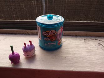 2 Food Fair shopkins with the can