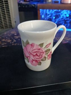 **VINTAGE** Flower Tea Cup