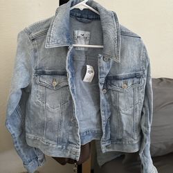 Hollister Classic Wash Denim Jacket *Never worn!*