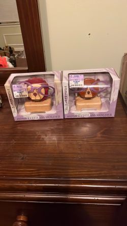 Animal eyeglass holder