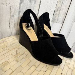 Black open toe wedge sandals size 8.5M