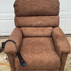 Lazy Boy Lift Chair/recliner