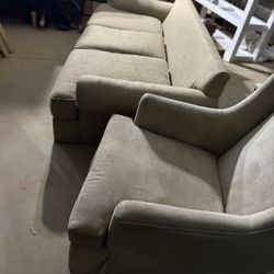  Couch & Chair 50$